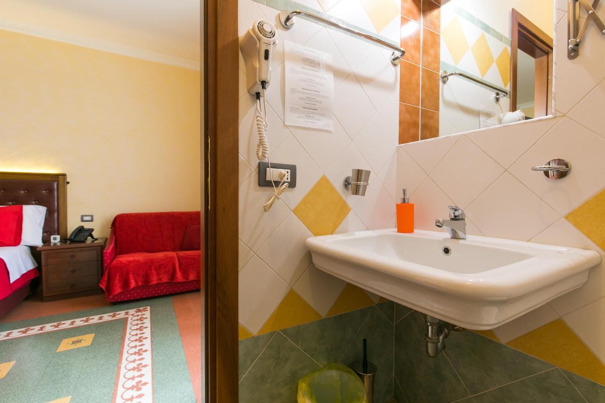 רומא Anthony Guesthouse מראה חיצוני תמונה